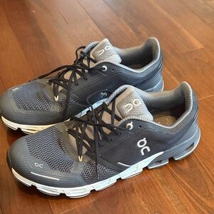 Cloudflyer On Running Men's Black and Gray Sneakers